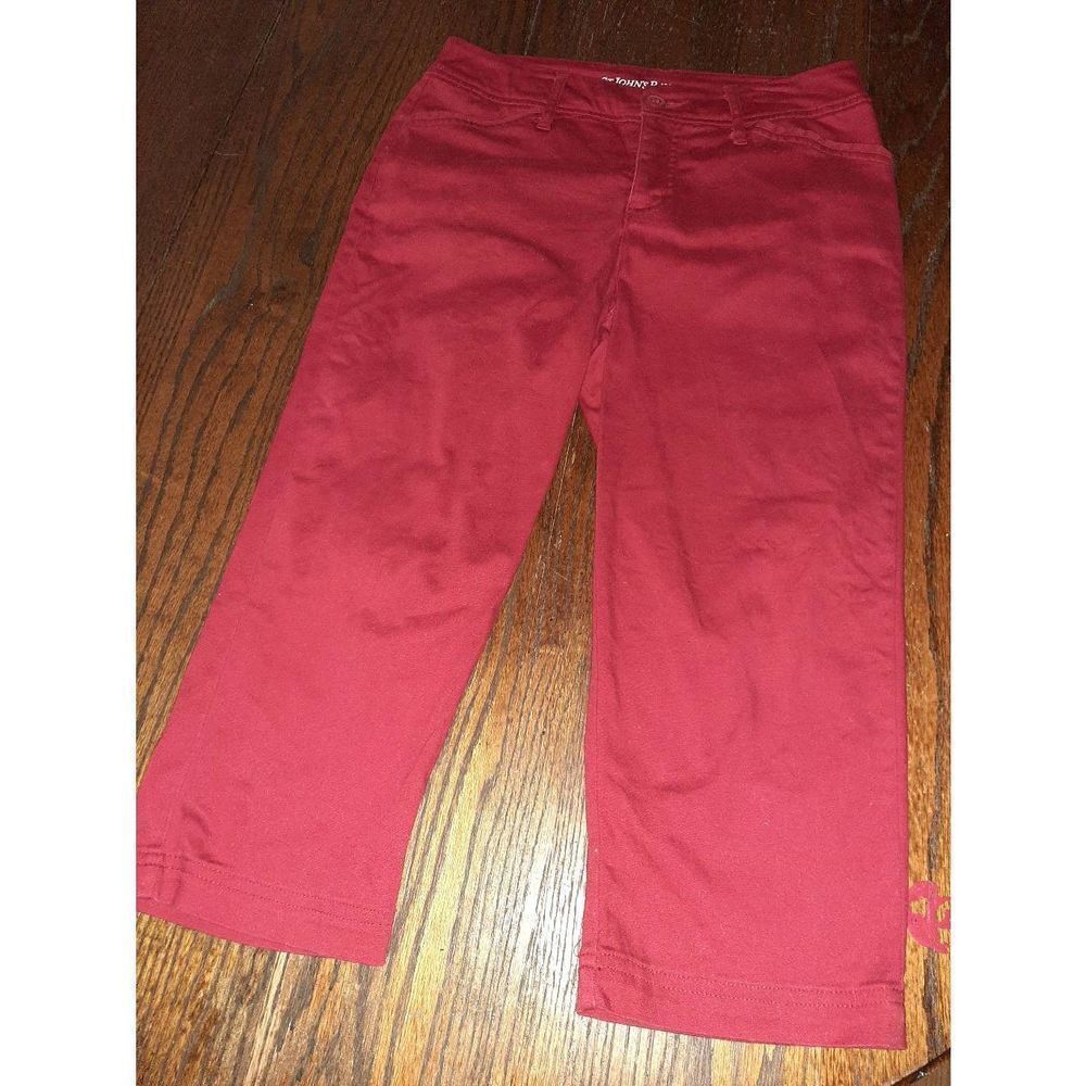 Size 4 St Johns Bay Red Capri Pedal Pusher Skimmers Long Shorts Mid Rise Pockets
